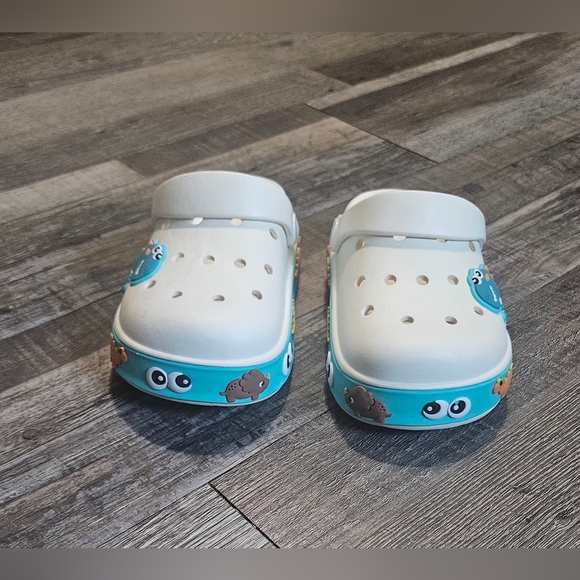 🩷Kids Dinosaurs Clogs Size 2❤️ - Picture 5 of 16